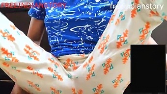 Desi Aunty'S Steamy Video Call With Indian Hubby